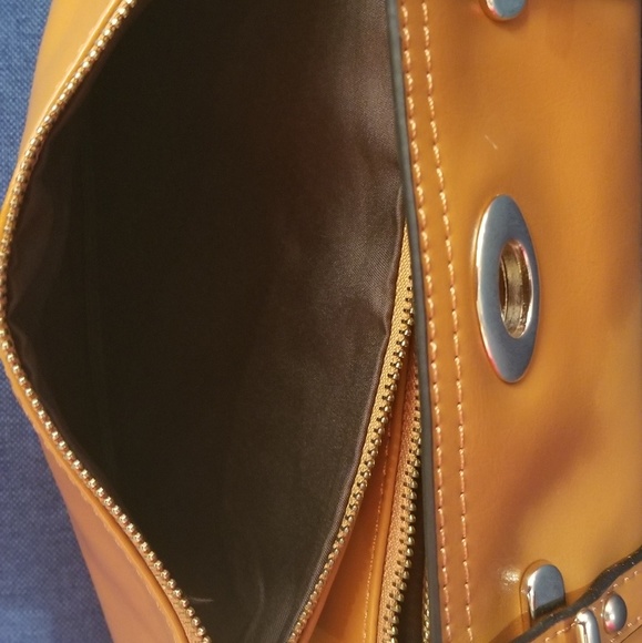 Crossbody 100% Italian Leather - Picture 3 of 7